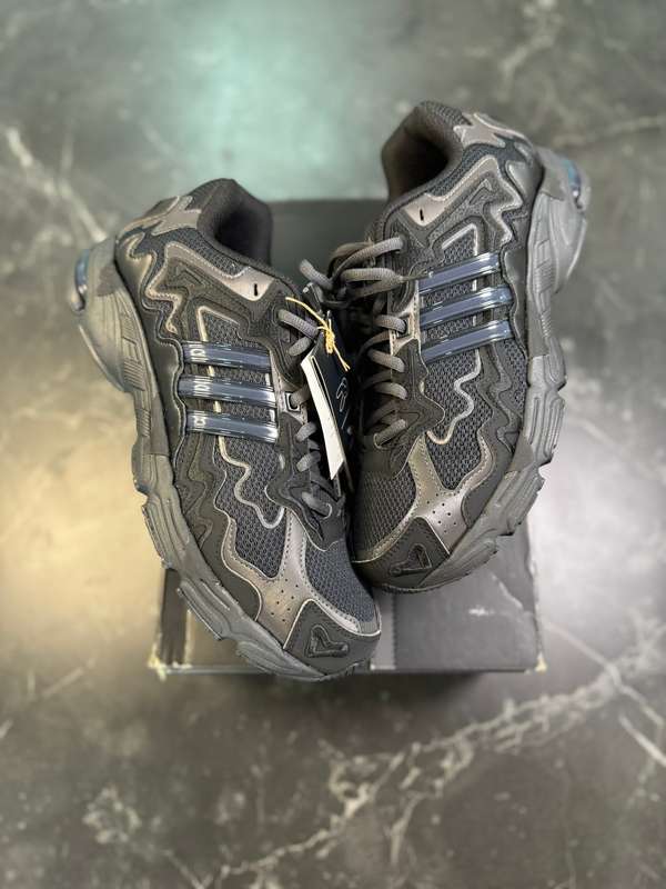 Response CL Triple Black Bad Bunny - 1