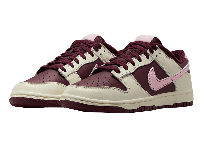 Dunk Low Valentines Day 2023 - 1
