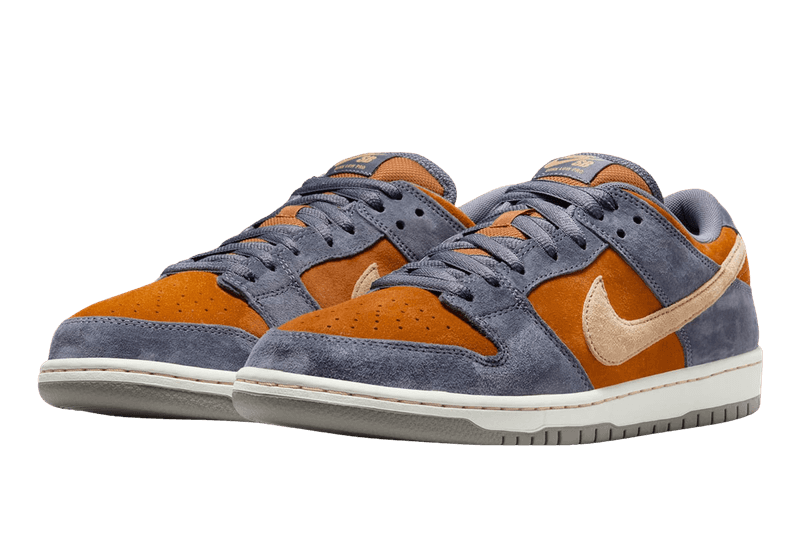 Dunk Low Sb Light Carbon Monarch - 1