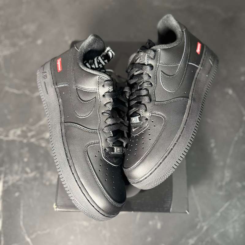 Air Force 1 Low Supreme Black - 1