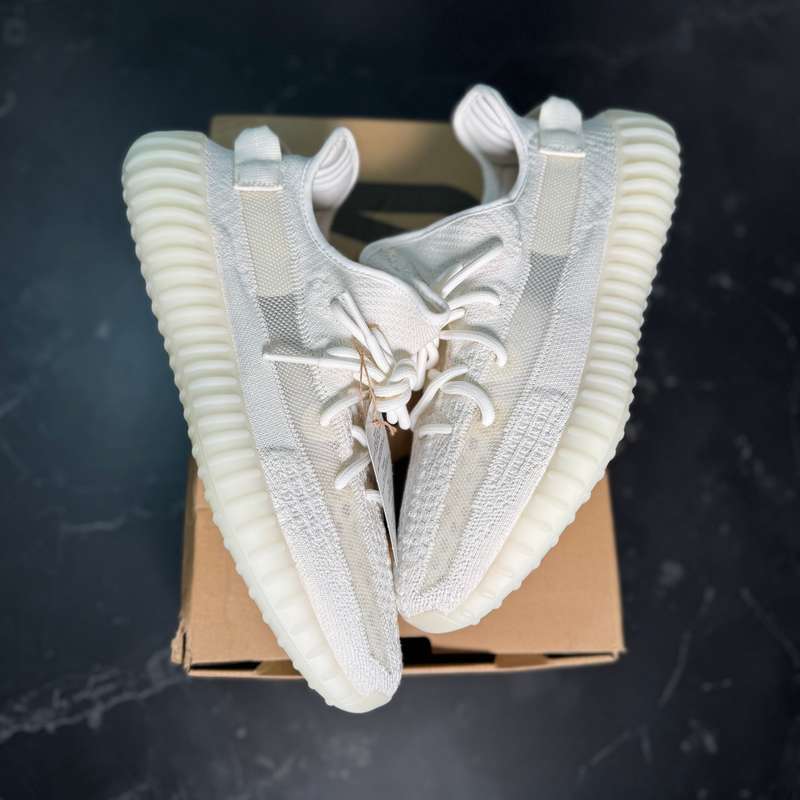 Yeezy 350 V2 Bone