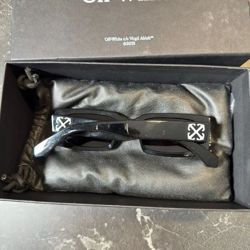 Off-White Arthur Sunglasses 3