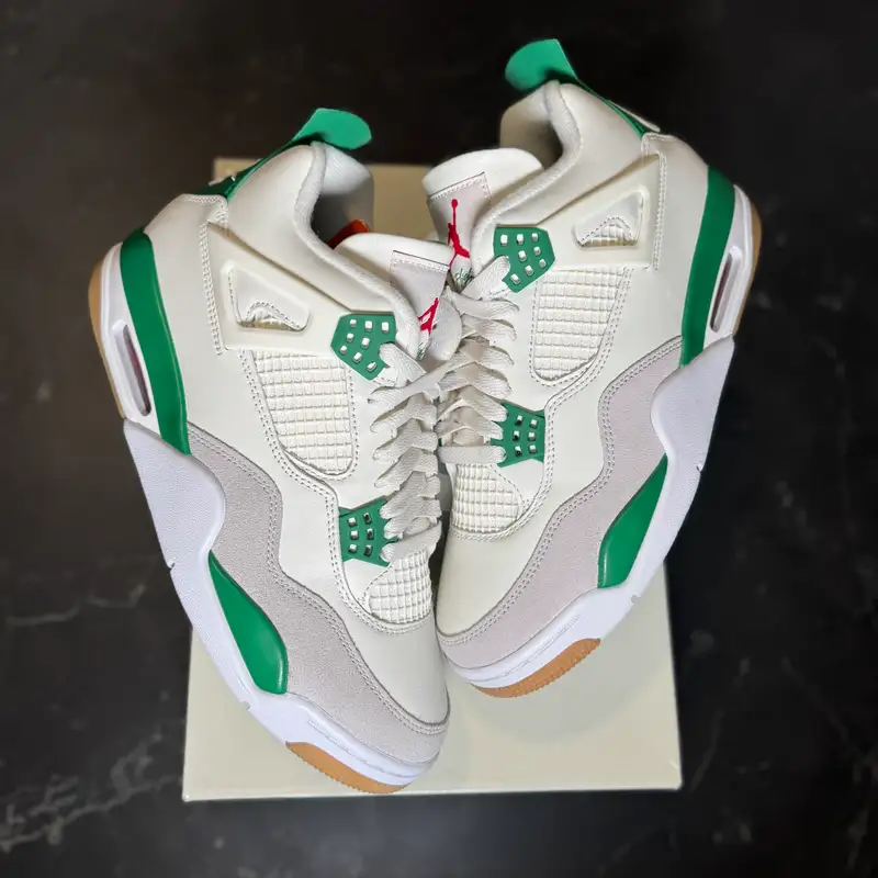 Jordan 4 SB Pine Green