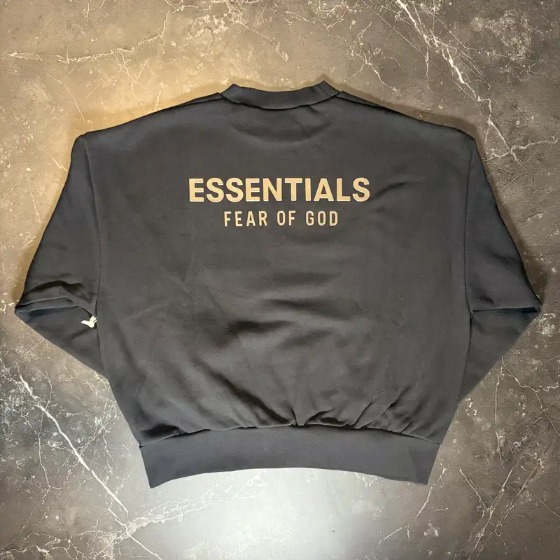 Essentials Jet Black Crewneck FW25 - 1