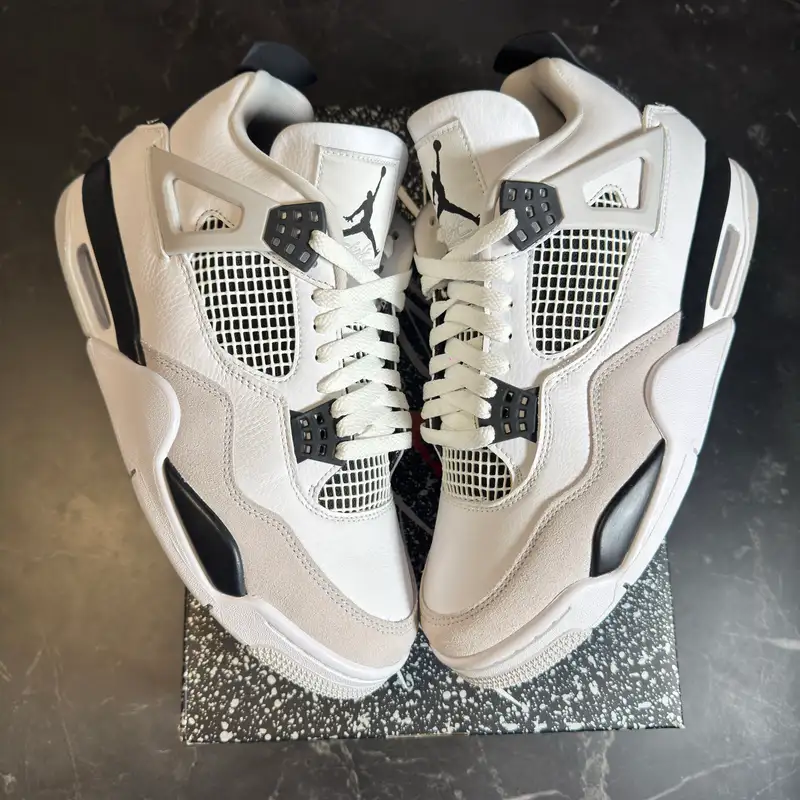 Jordan 4 Military Black - 1
